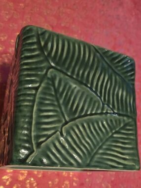 Textured Leaf Ceramic Planter - Deep Forest Green